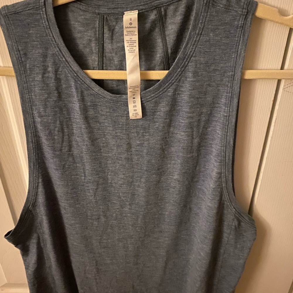 Lulemon Sleeveless Athletic Yoga Top With Deep Arm Slits